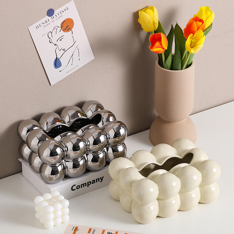 Bubble Tissue Holder